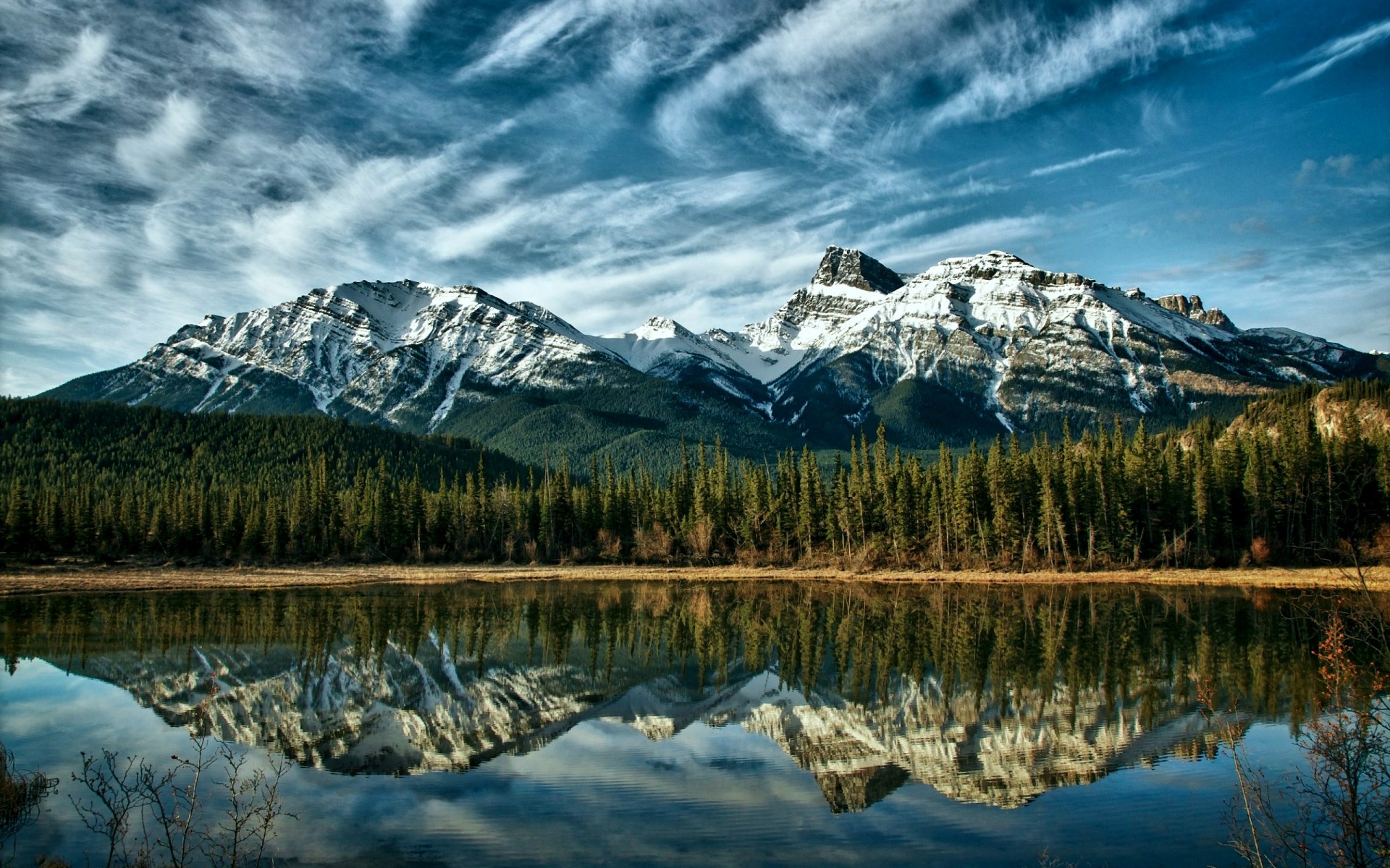 autres villes neige montagnes réflexion lac paysage eau scénique glace hiver nature bois glacier froid ciel voyage pic de montagne nuages forêt arbres