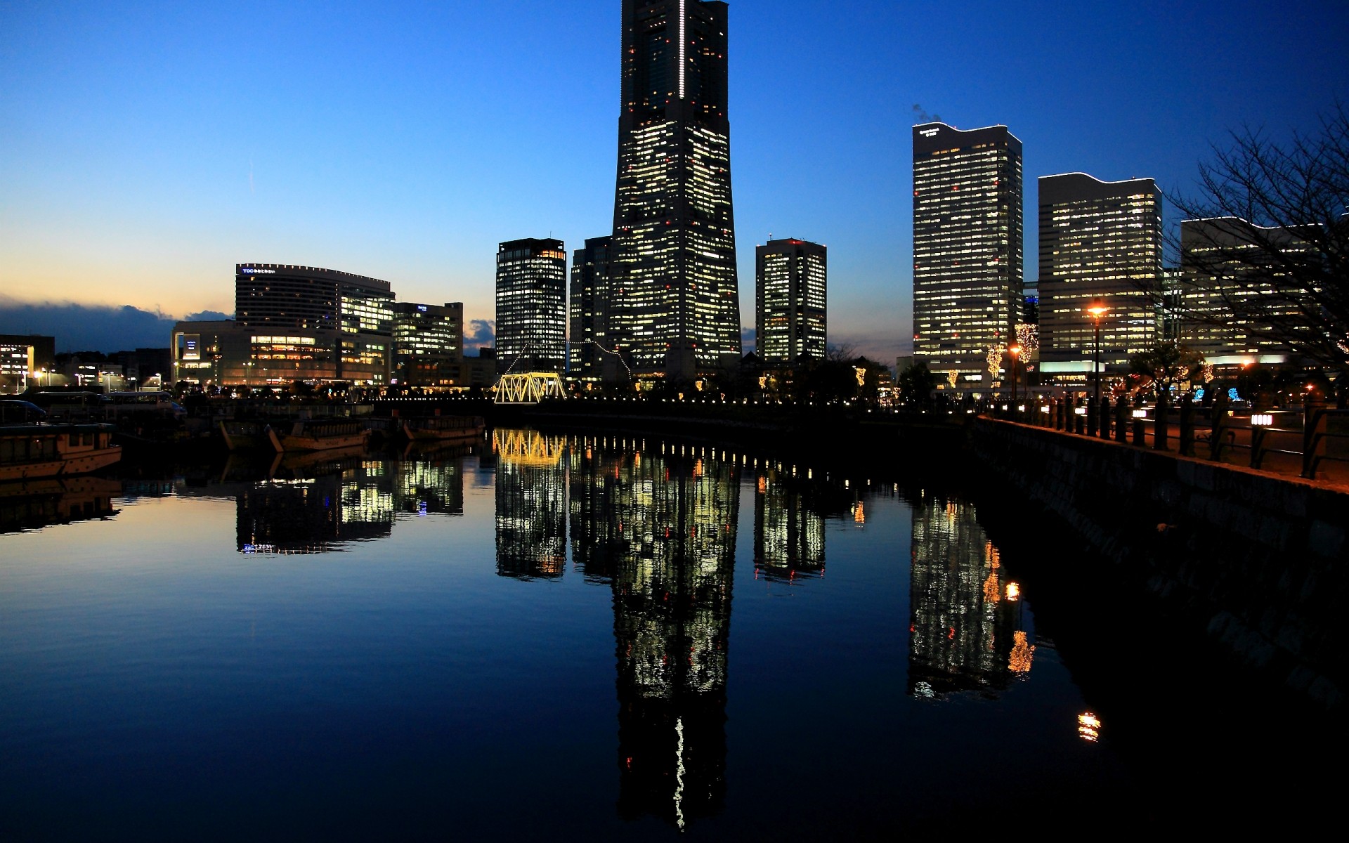 giappone città architettura skyline viaggi grattacielo città casa centro acqua cielo riflessione crepuscolo urbano fiume lungomare ponte torre tramonto ufficio sera luci notturne