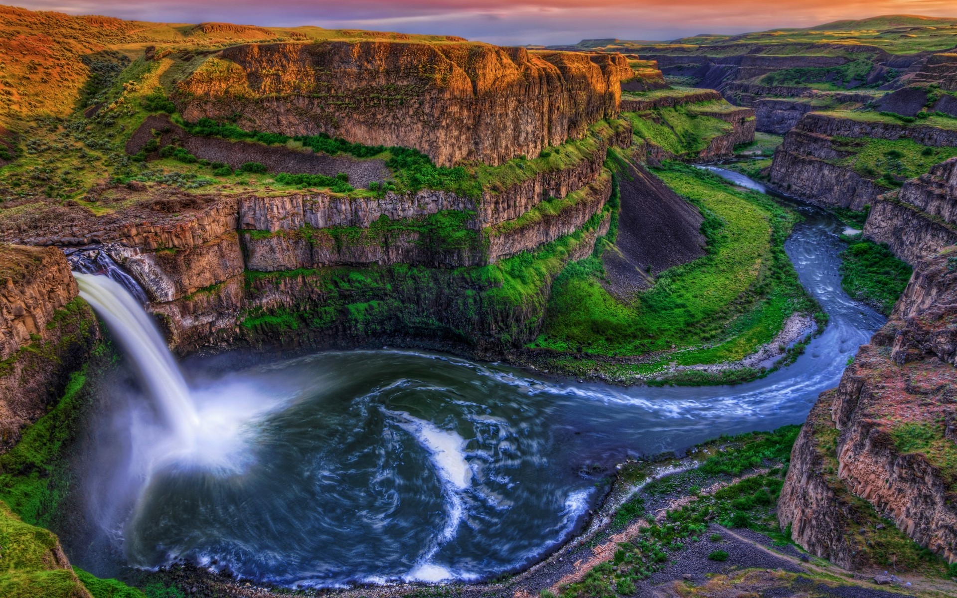 estados unidos agua paisaje cascada río naturaleza viajes roca escénico al aire libre corriente cascada montaña paisaje cañón madera cielo medio ambiente corriente rocas