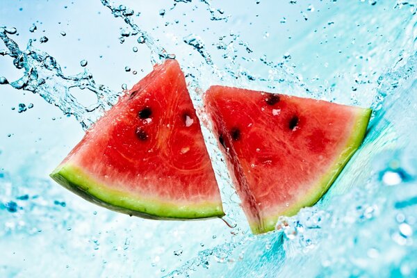 Abstraktion der Wassermelone in Spritzwasser