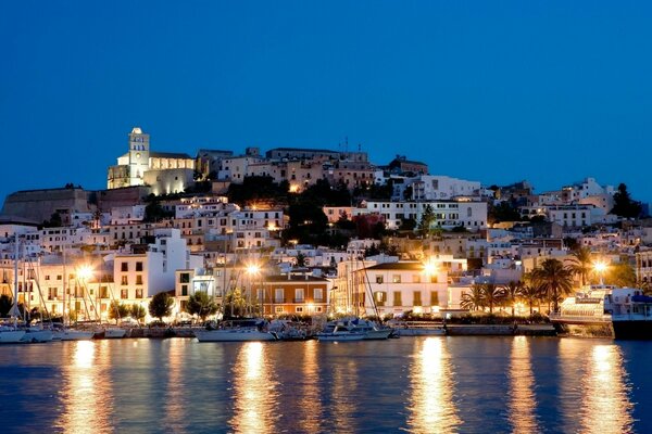 Vacaciones en España. Vista nocturna