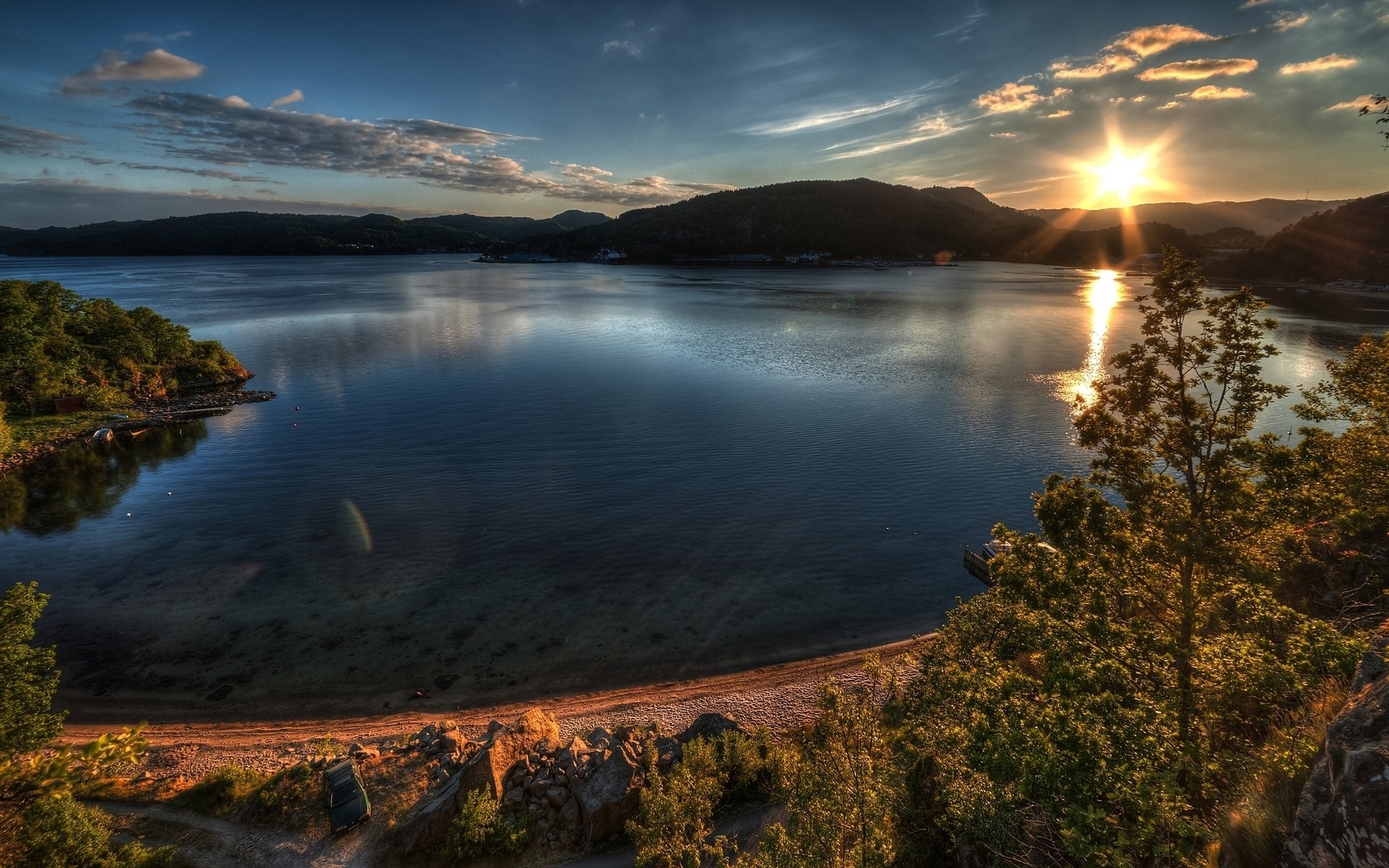 paysage eau coucher de soleil paysage voyage aube à l extérieur nature lac ciel crépuscule soir rivière réflexion soleil sorts solaires