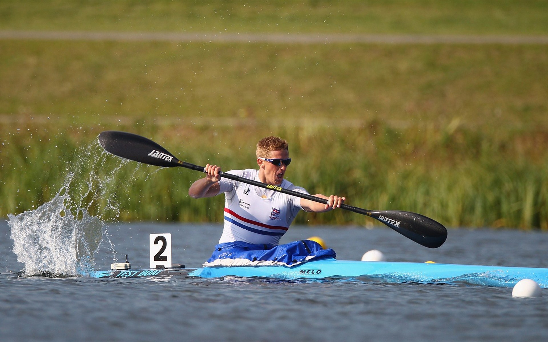 jeux olympiques concours kayak course kayak athlète loisirs action sports nautiques dépêchez-vous paddle loisirs paddle championnat rapide voiture sport exercice équipement sportif londres jeux olympiques athelete