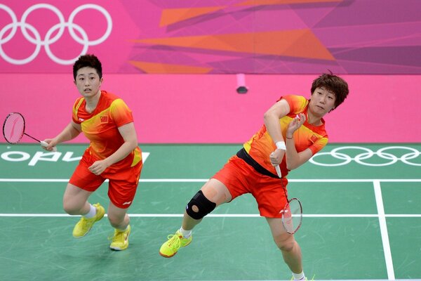 Chinese tennis players play in pairs