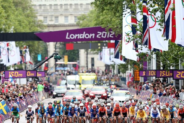 Die Olympischen Spiele. Radfahrer. 150 meter