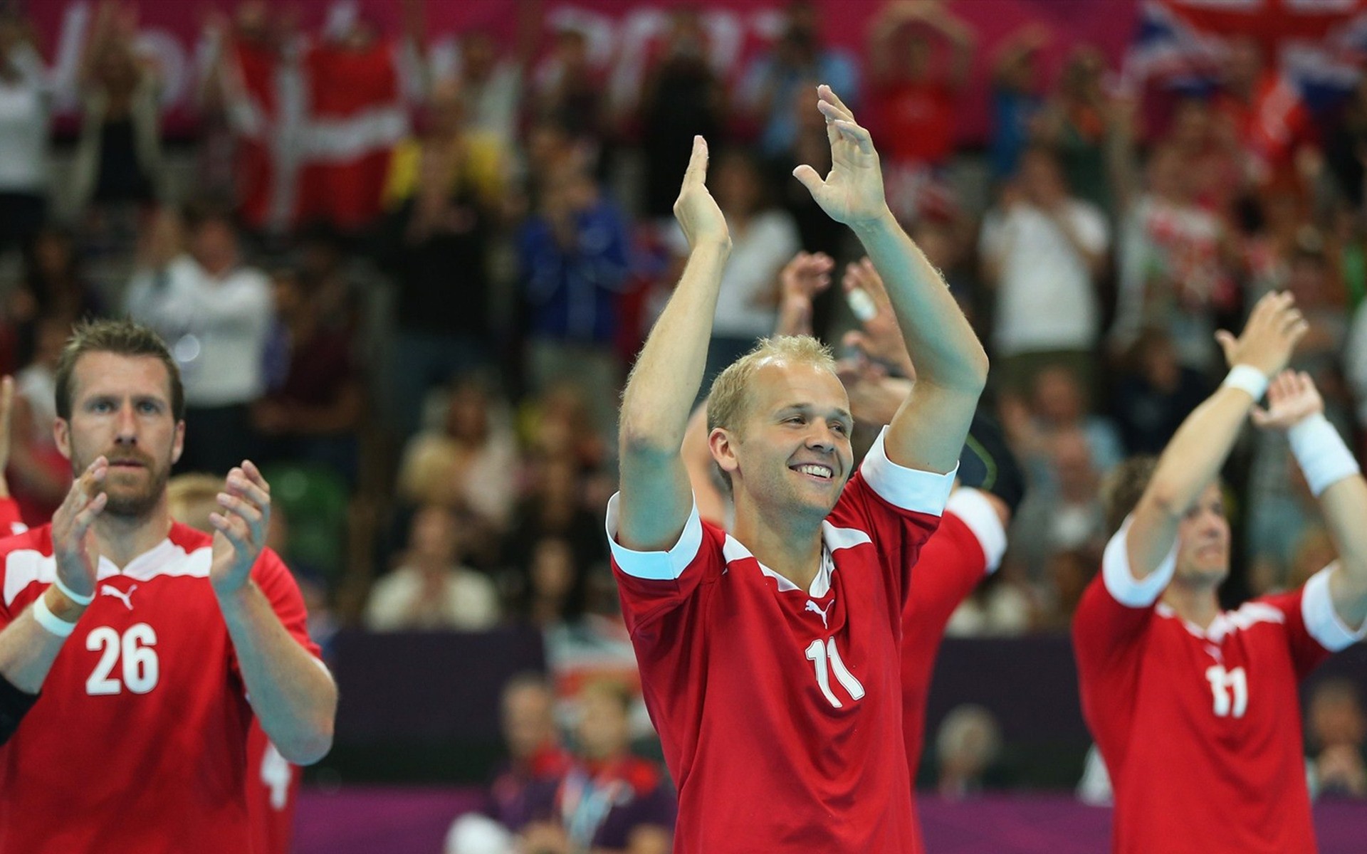 олімпійські ігри конкурс матч баскетбол футбол ігри спортсмен м яч чемпіонат стадіон веб кубок футбол кошик турнір нагорода дорослий спортивне обладнання перемоги ліга людина лондон гандбол 2012