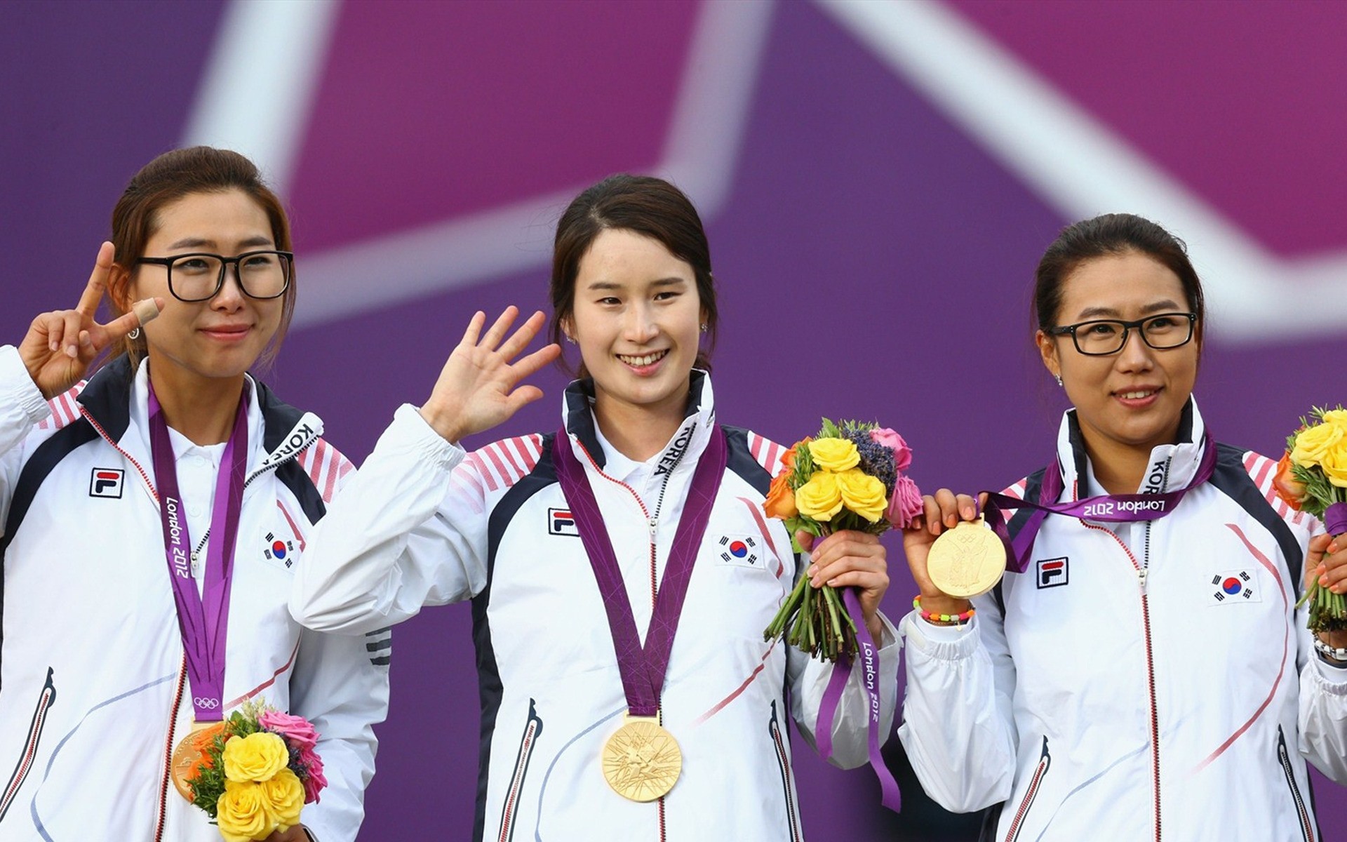 olympische spiele wettbewerb meisterschaft uniform gesundheit auszeichnung palmen spiele porträt mann frau erwachsener international london athlet 2012 bogenschießen