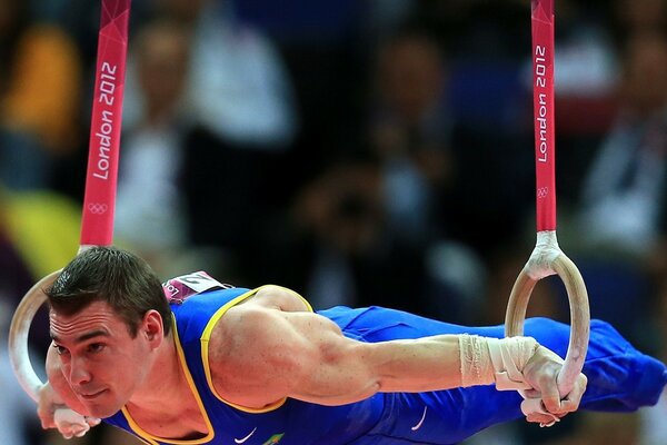 Athlet bei den olympischen Spielen Ring Schwalbe