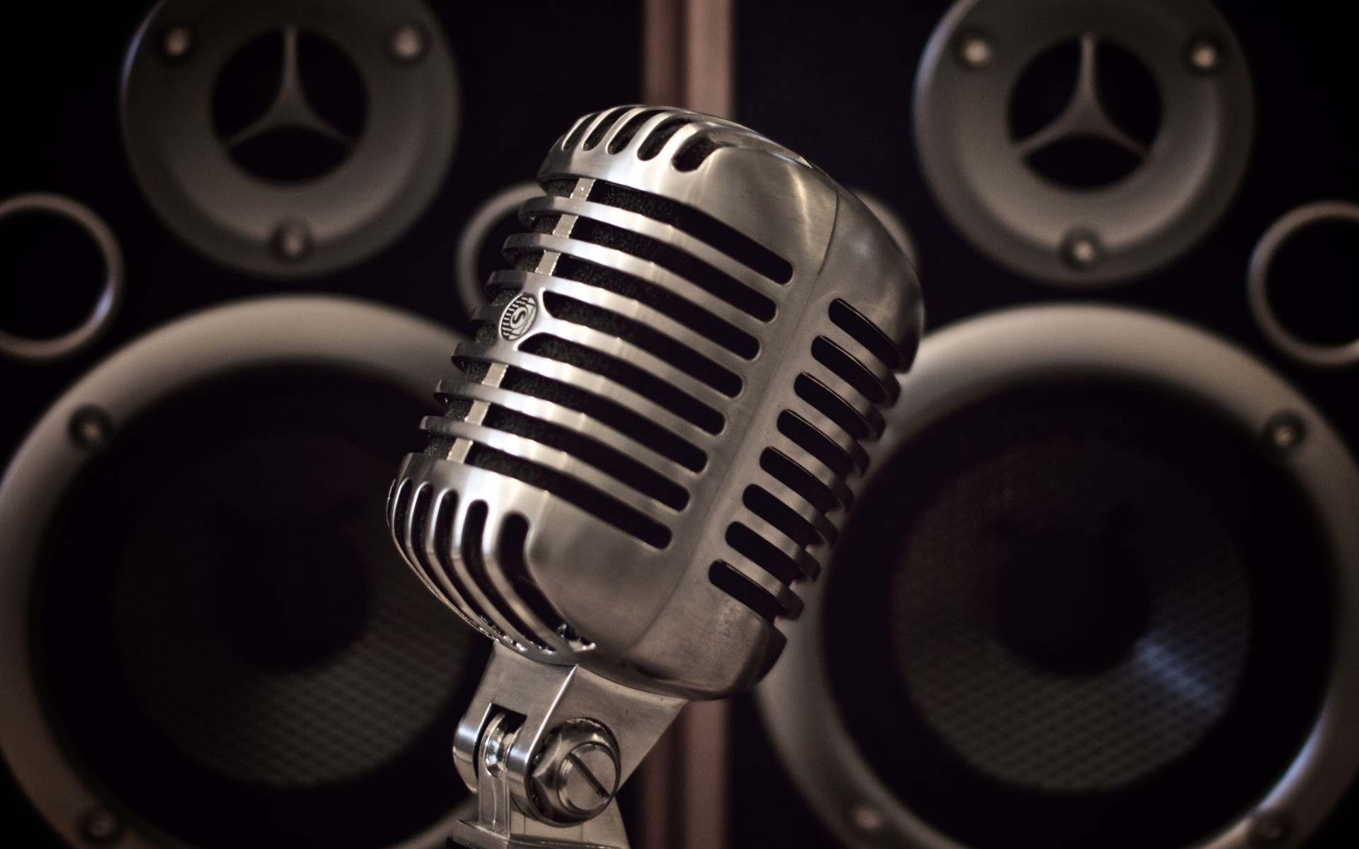 abstração som hardware voz tecnologia cromo alto-falante aço música clássico eletrônica isolado microfone moderno metal cantar microfone velho