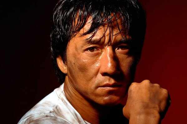 Jackie chan, kung fu savaşçısının portresi