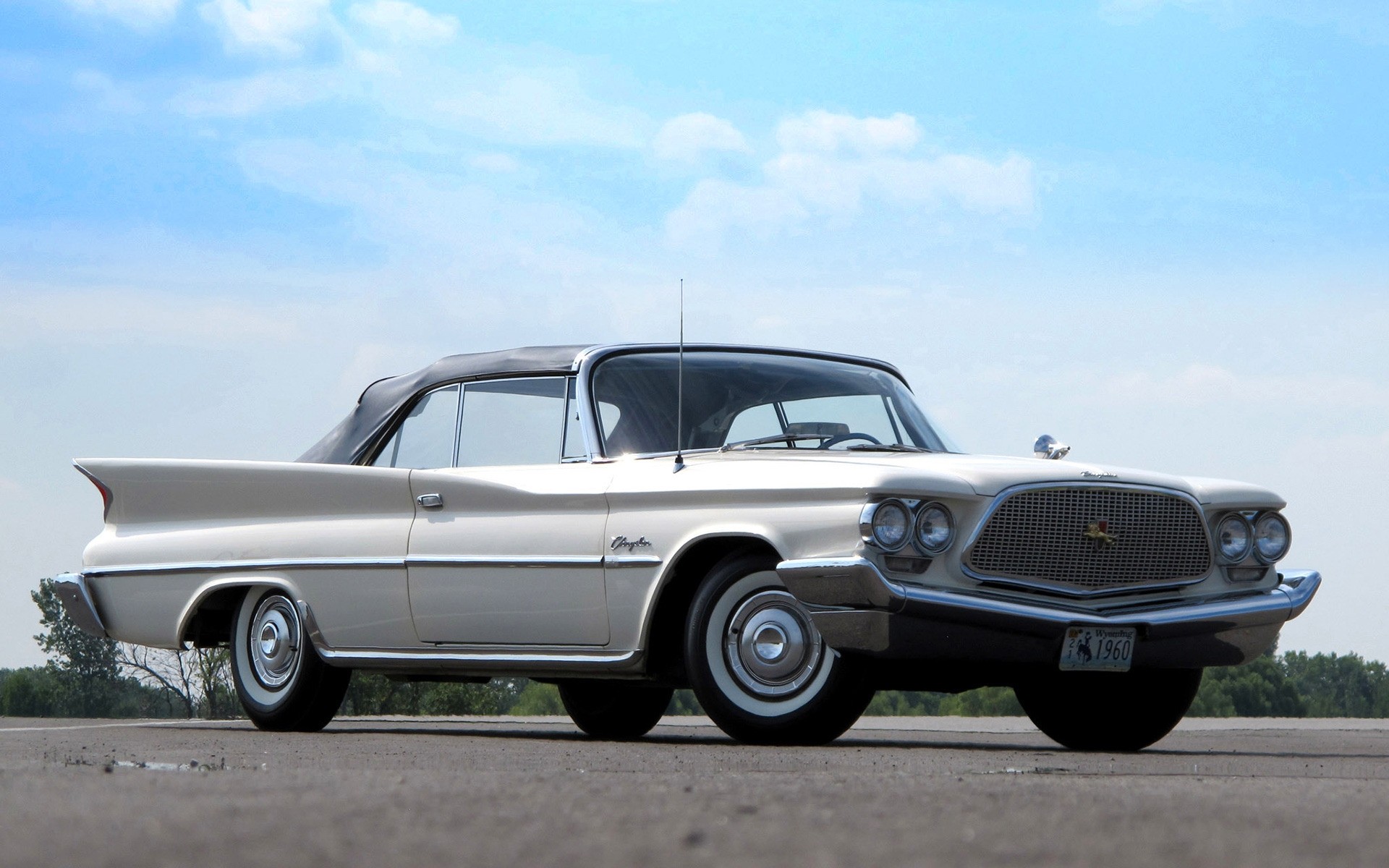 classic / old cars coche vehículo sistema de transporte ruedas disco asfalto rápido