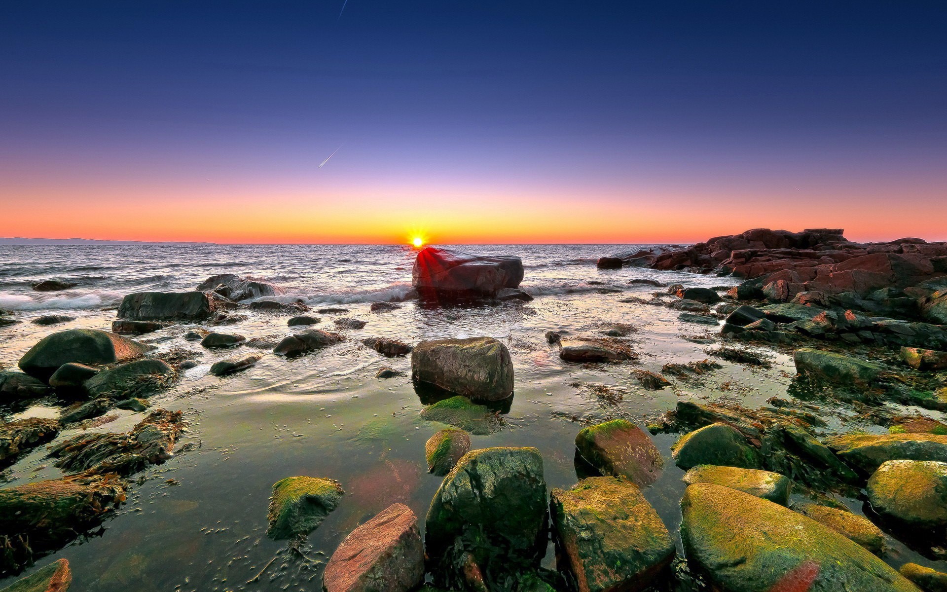 paysage plage mer océan mer eau coucher de soleil paysage paysage ciel aube voyage rock soir soleil crépuscule nature côte vague sable pierres coucher de soleil tardif paysage coucher de soleil