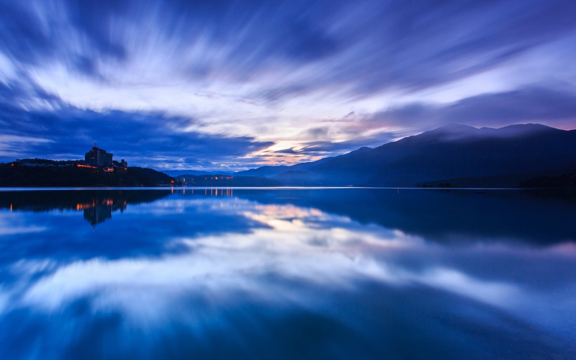 paesaggio tramonto acqua alba cielo crepuscolo mare sera oceano viaggi spiaggia sole paesaggio paesaggio riflessione natura lago blu notte paesaggio notturno