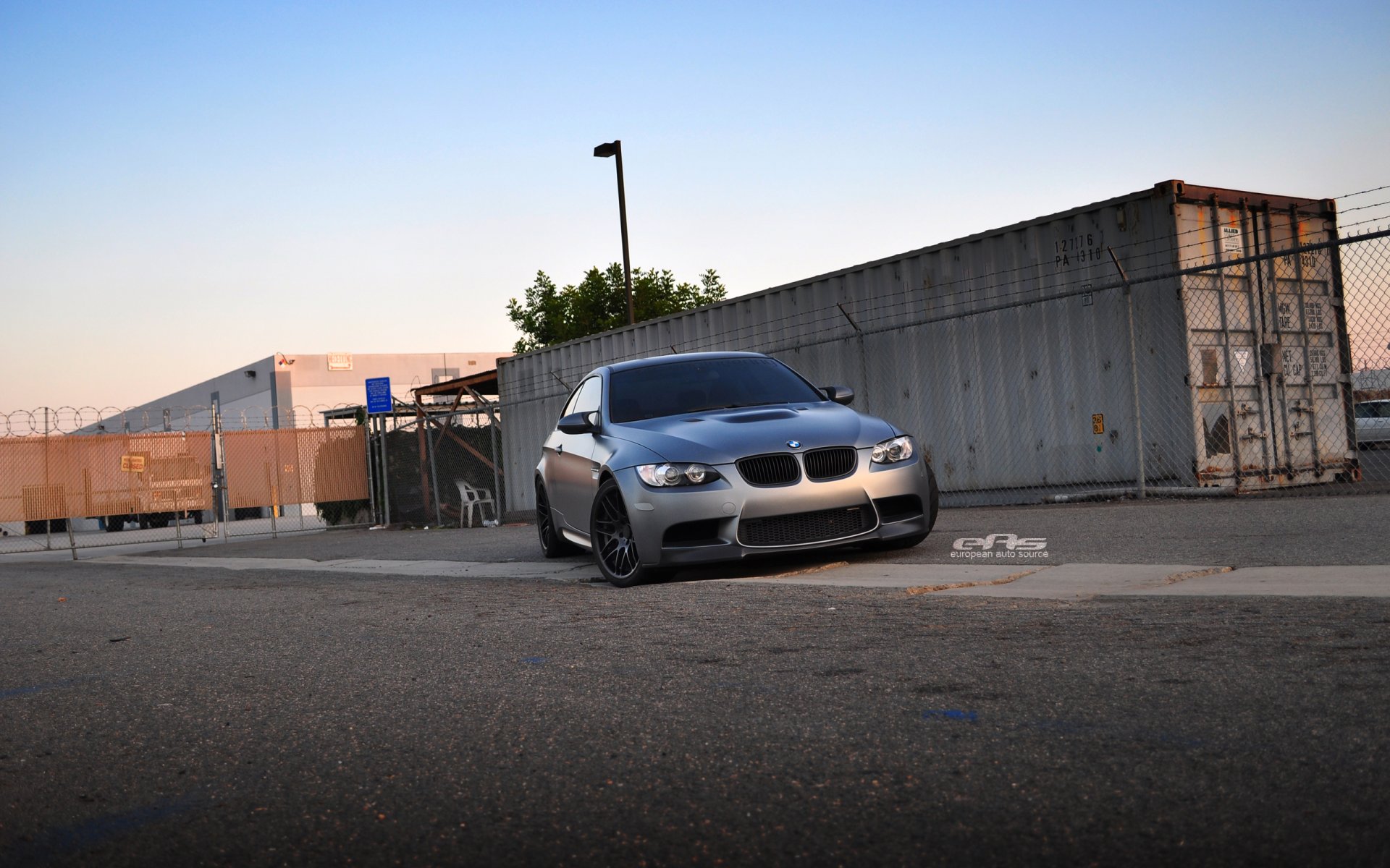 bmw м3 e92 черный бмв матовый вечер ворота