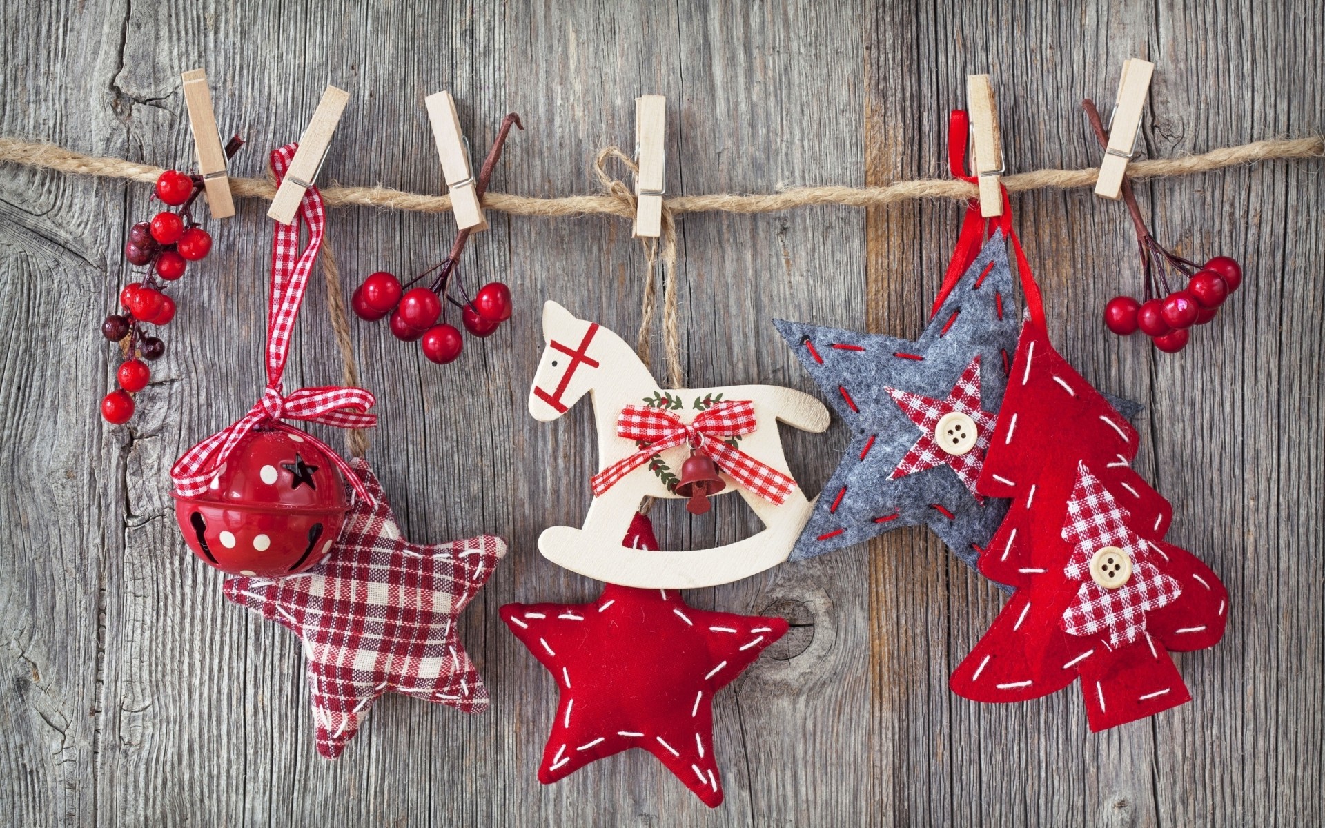 natale inverno legno legno tradizionale decorazione di festa aspetto rustico merry appeso carta filo retrò casa saluto cuore regalo fatto a mano sfondo decorazioni di natale