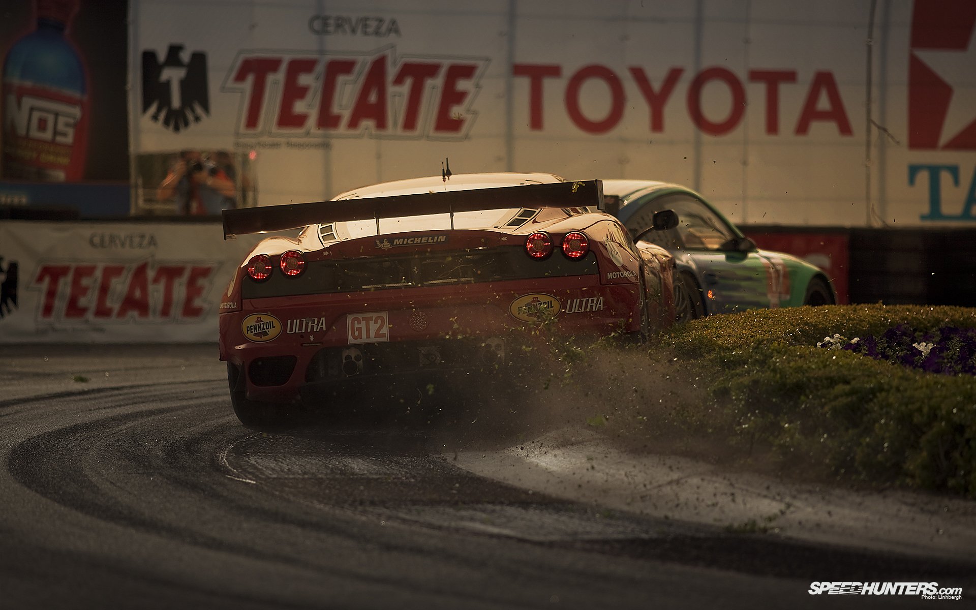 ferrari поворот