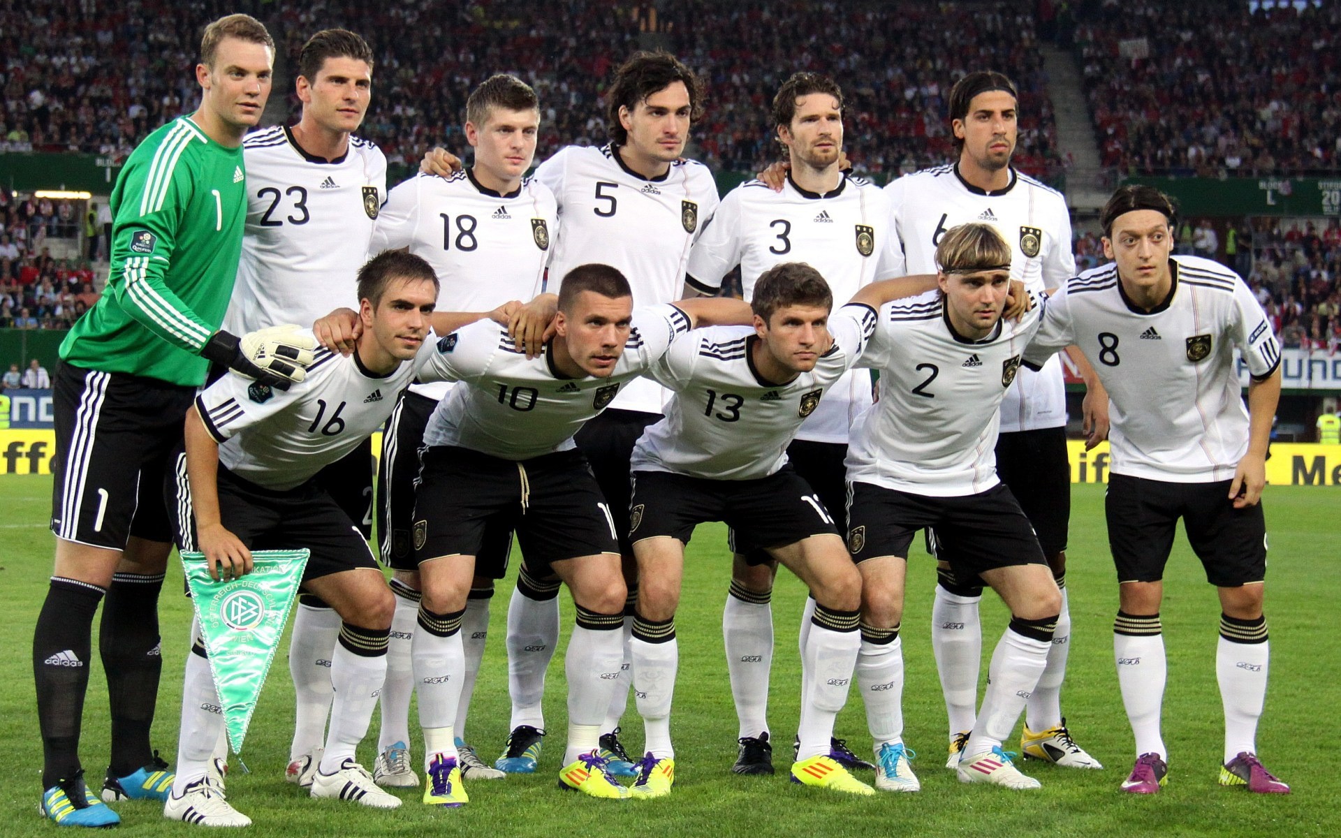 football football compétition stade match rugby balle jeu athlète but homme fan de sport étoiles deutschland