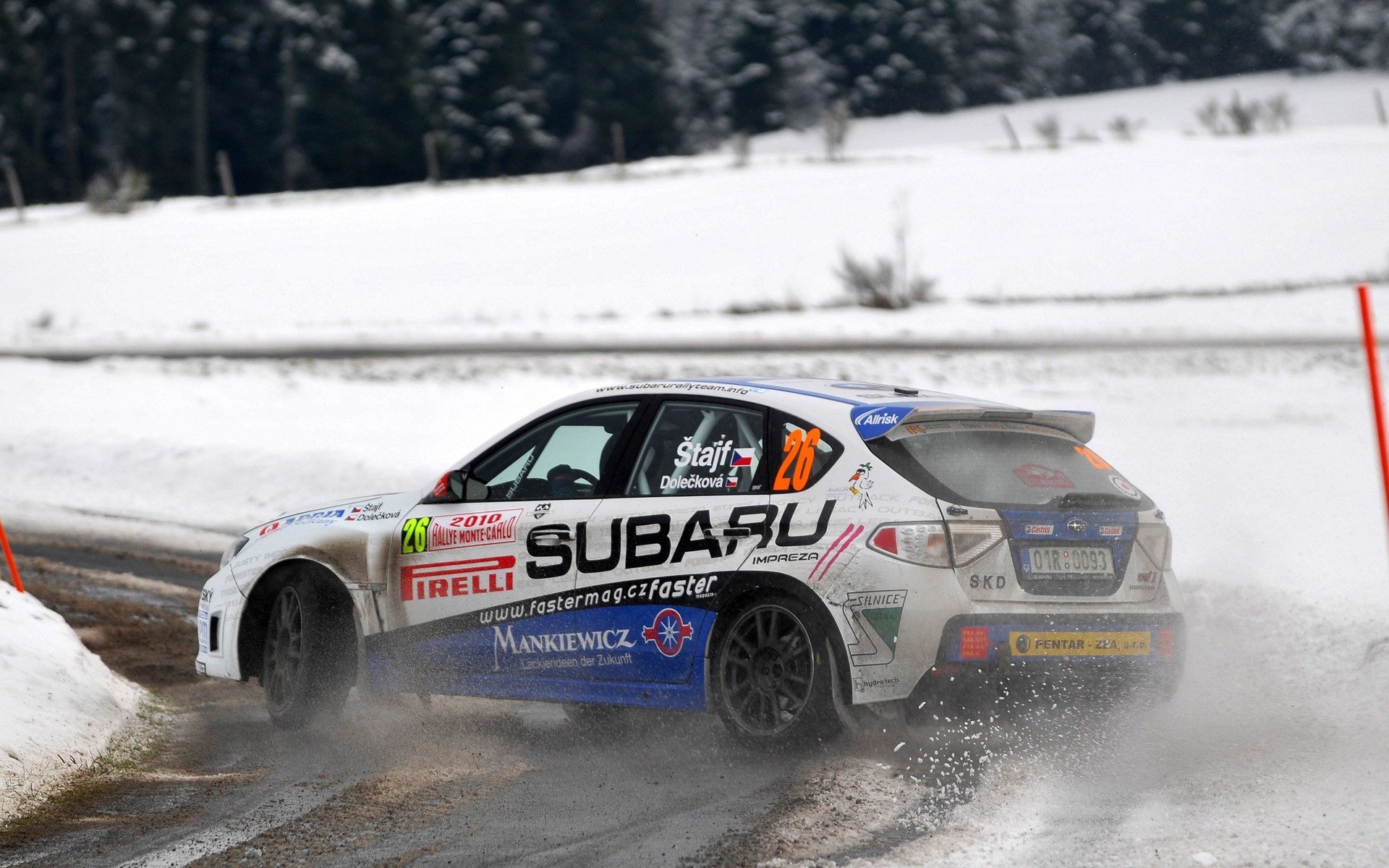 sport course voiture voiture concurrence dépêchez-vous rapide championnat lecteur piste pilote dérive coureur action système de transport rallye sport neige route endurance puissance subaru tchèque boue