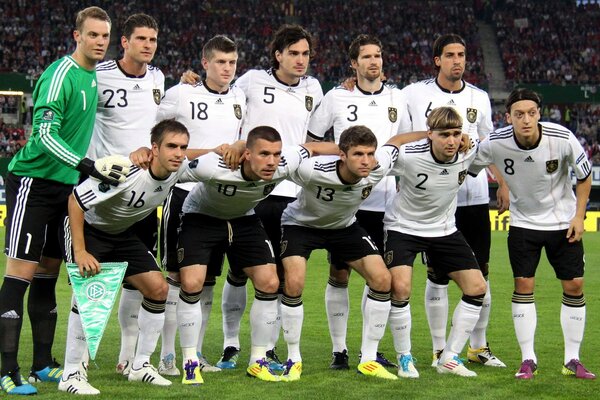 Foto del equipo de fútbol en el campo