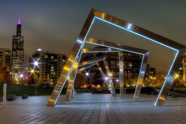 Nachtpark, Architektur und Lichter der Stadt. die USA