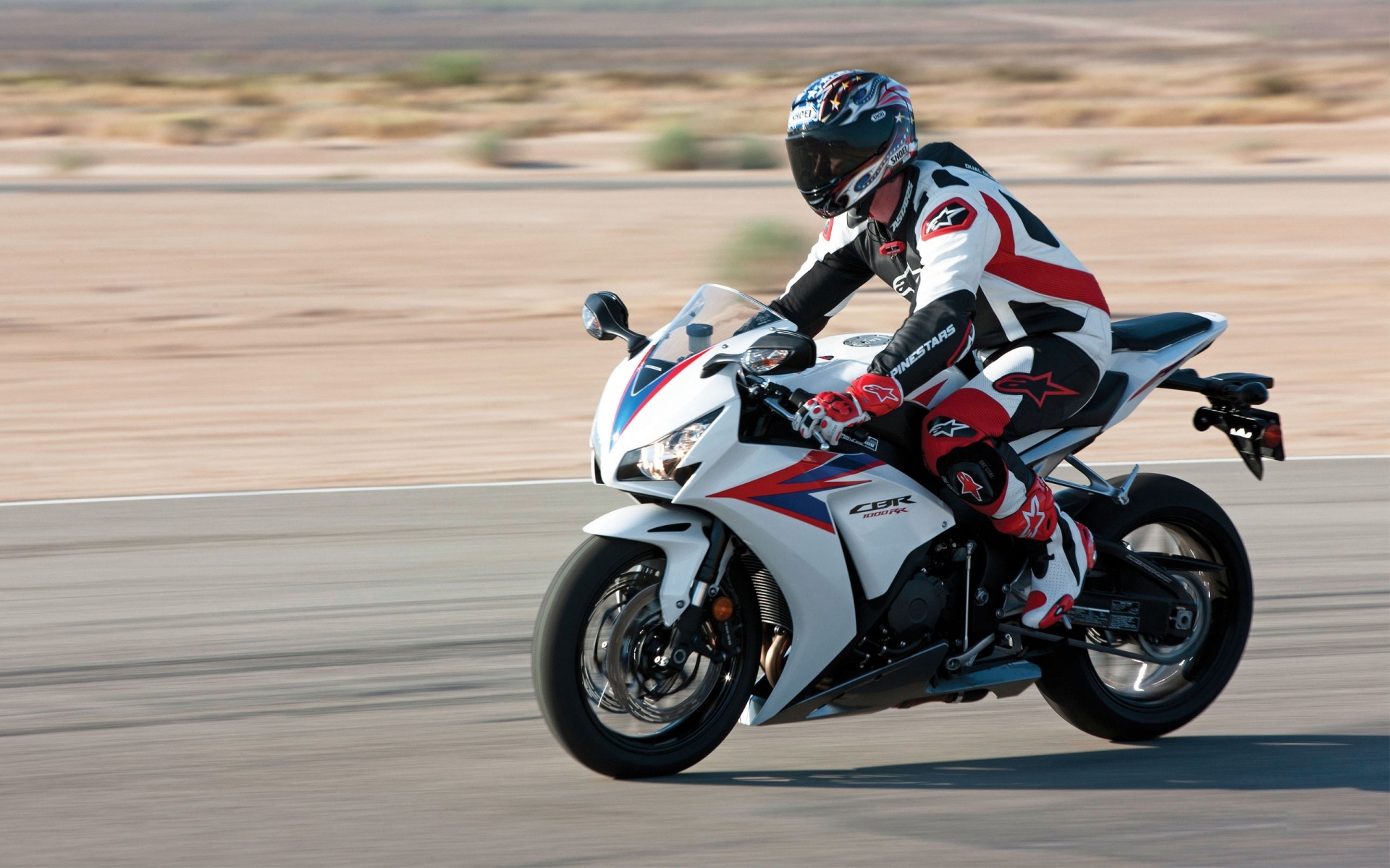 honda bicicleta corrida trilha pressa piloto carro conduzir torneio carro campeonato passeio motorista zumbido prestígio rápido circuito motocicleta trabalhos de equipe ação competição