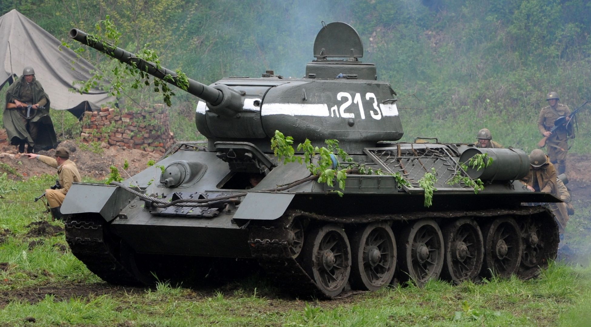 equipo de tierra tanque militar ejército guerra arma armadura pistola batalla combate coche camuflaje cañón vehículo militar torreta soldado pesado máquina defensa sistema de transporte