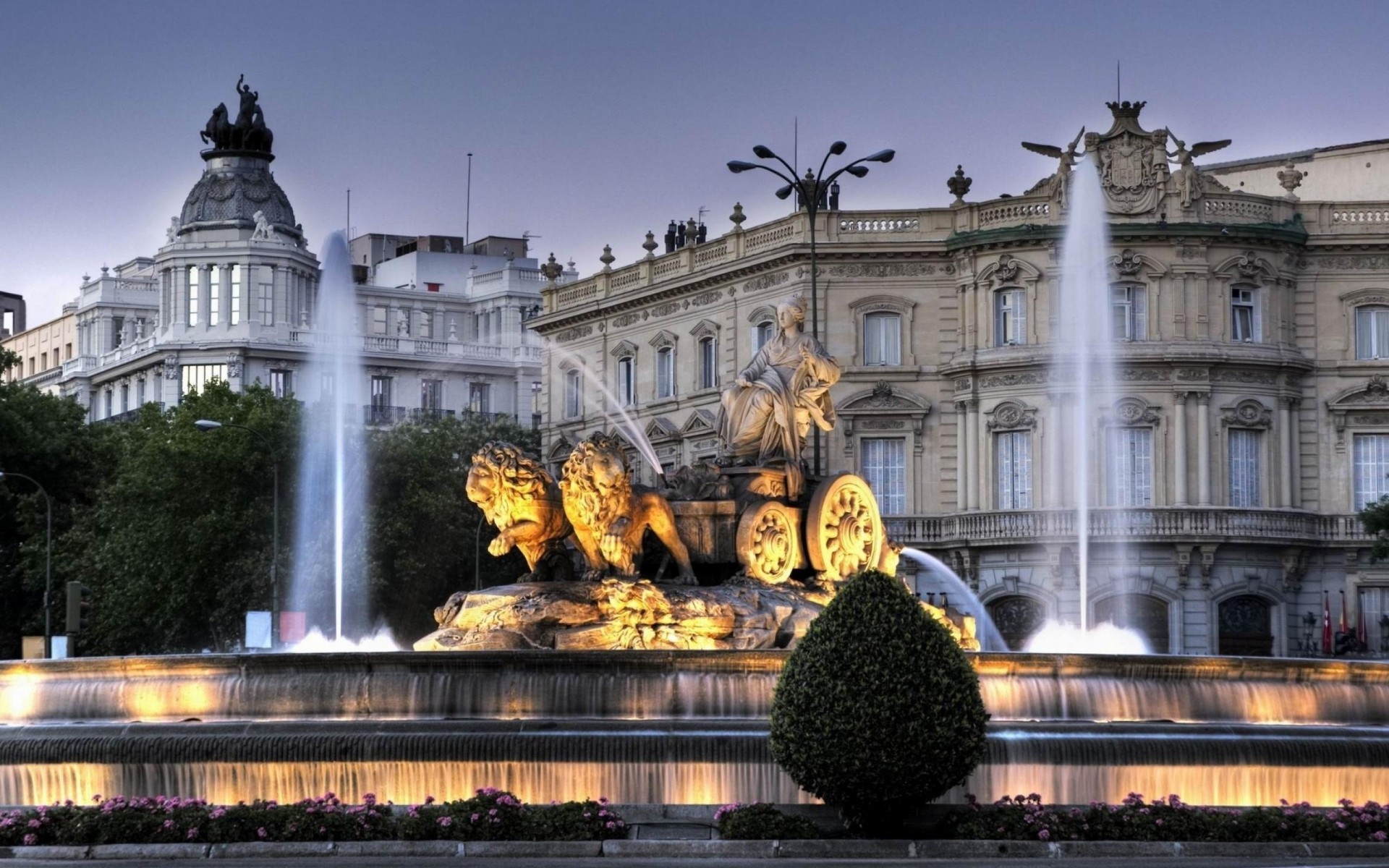 spain fountain architecture building travel city landmark tourism statue famous monument sky castle old sculpture water exterior historic urban sight square the chariot lions palace palace of linares