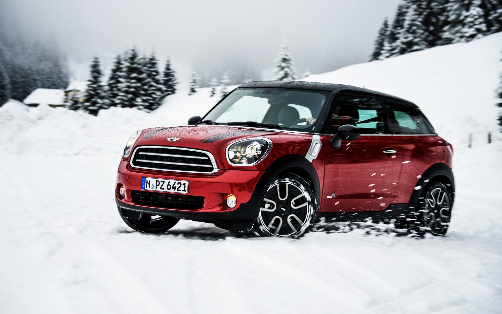 mini voiture neige voiture hiver course rapide dépêchez-vous système de transport disque glace roues rallye compétition action froid piste dérive automobile mini cooper que