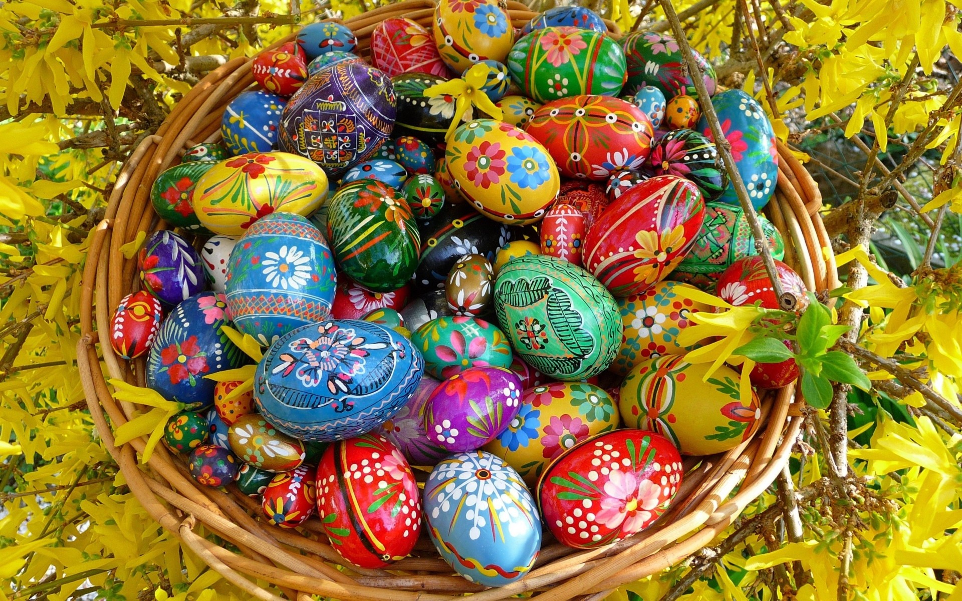 pasqua tradizionale vacanza decorazione stagione colore luminoso uovo fatto a mano desktop cestino festival variegato regalo ornato uova di pasqua