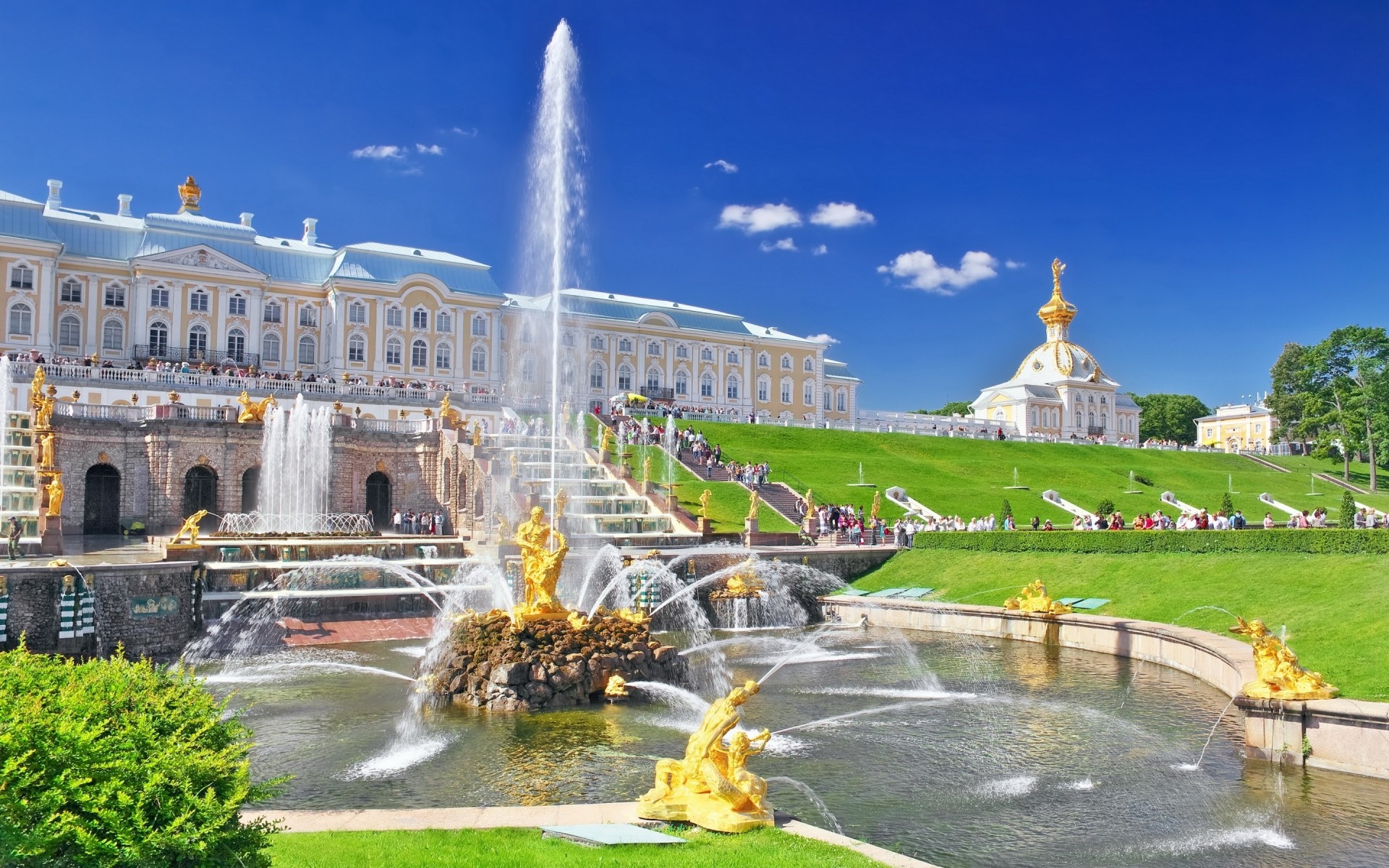 russia fountain architecture travel building landmark tourism city castle water park sky square outdoors old famous garden monument summer ancient sightseeing landscape