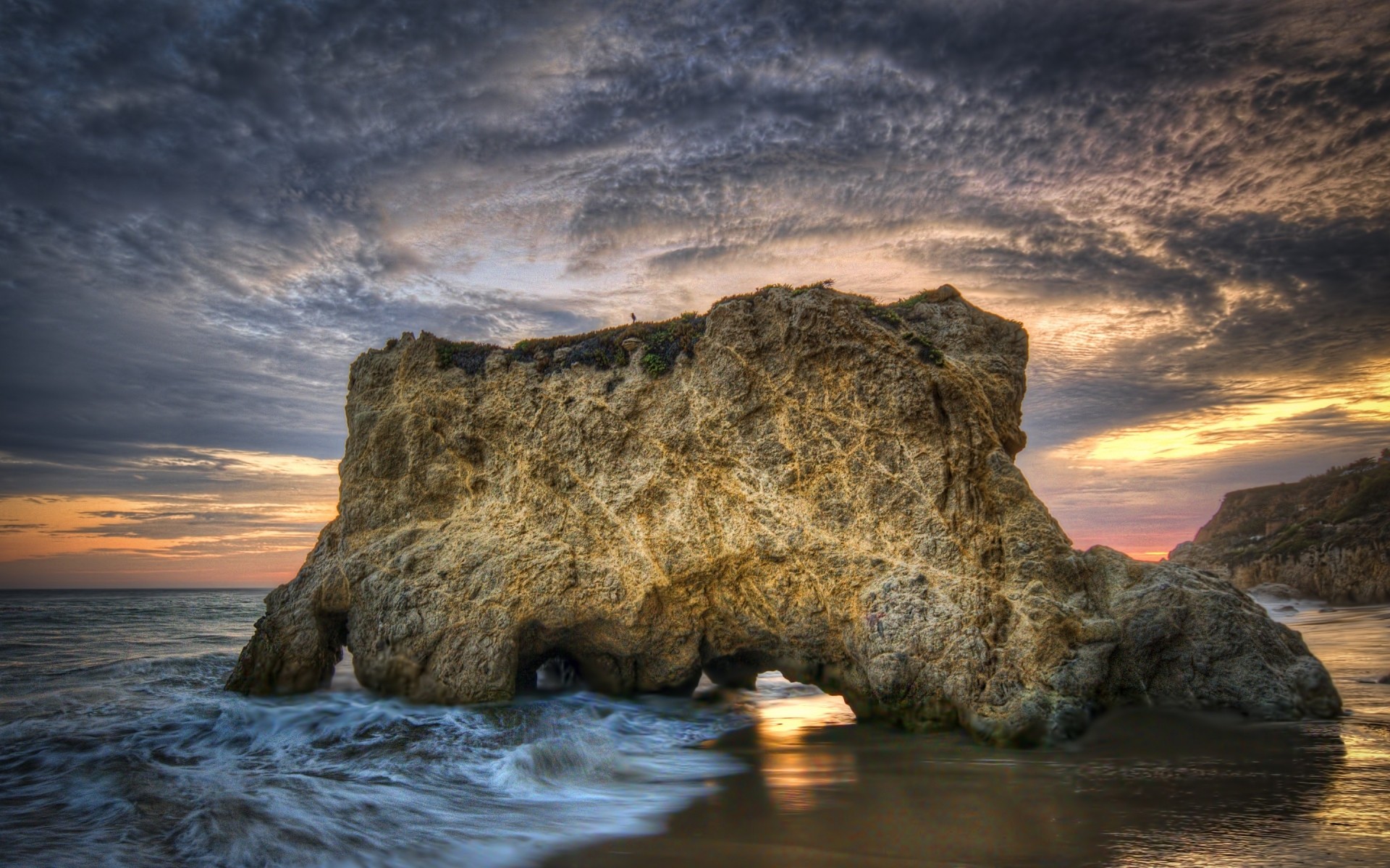 krajobrazy woda zachód słońca morze krajobraz rock morze ocean plaża niebo podróże wieczór natura świt na zewnątrz sceniczny krajobraz burza zmierzch odbicie kamienie