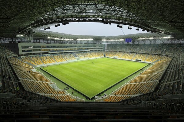 Pełne zdjęcie dużego stadionu