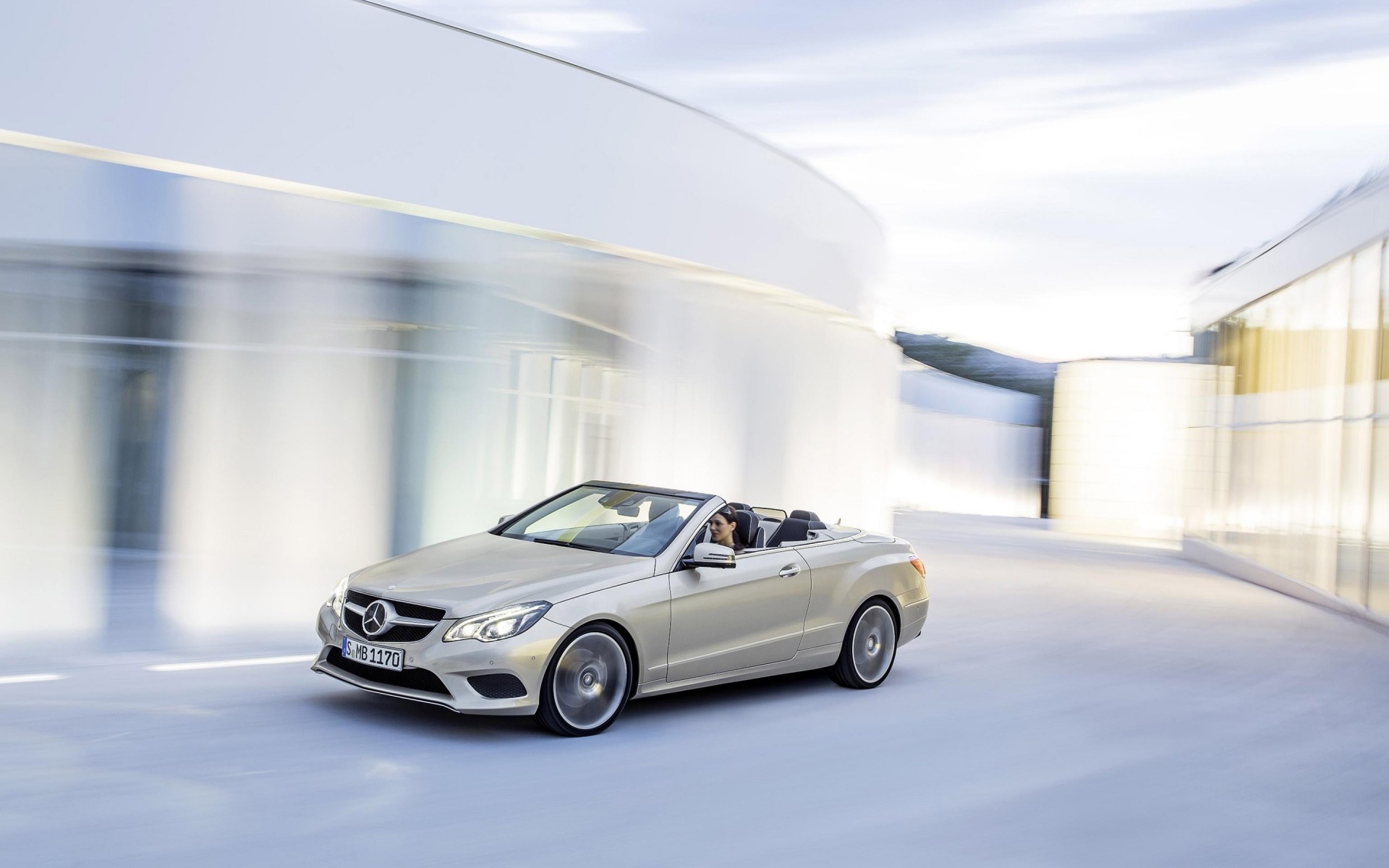 mercedes-benz auto auto unschärfe transportsystem asphalt automobil aktion bürgersteig straße schnell beeilen sie sich mercedes benz e-klasse cabrio e-klasse cabrio mercedes benz e-klasse cabrio