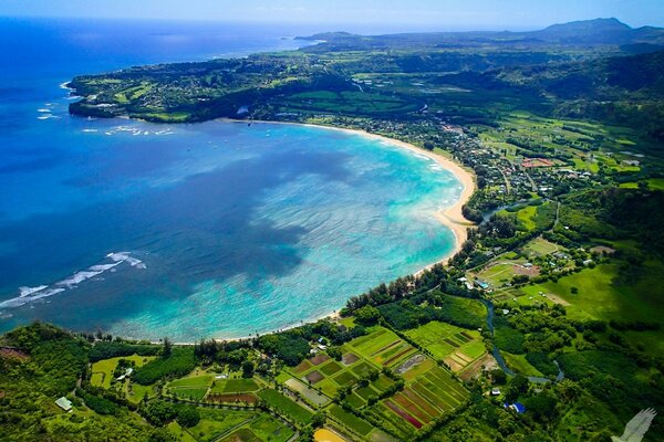 La côte avec la localité. Vue de dessus