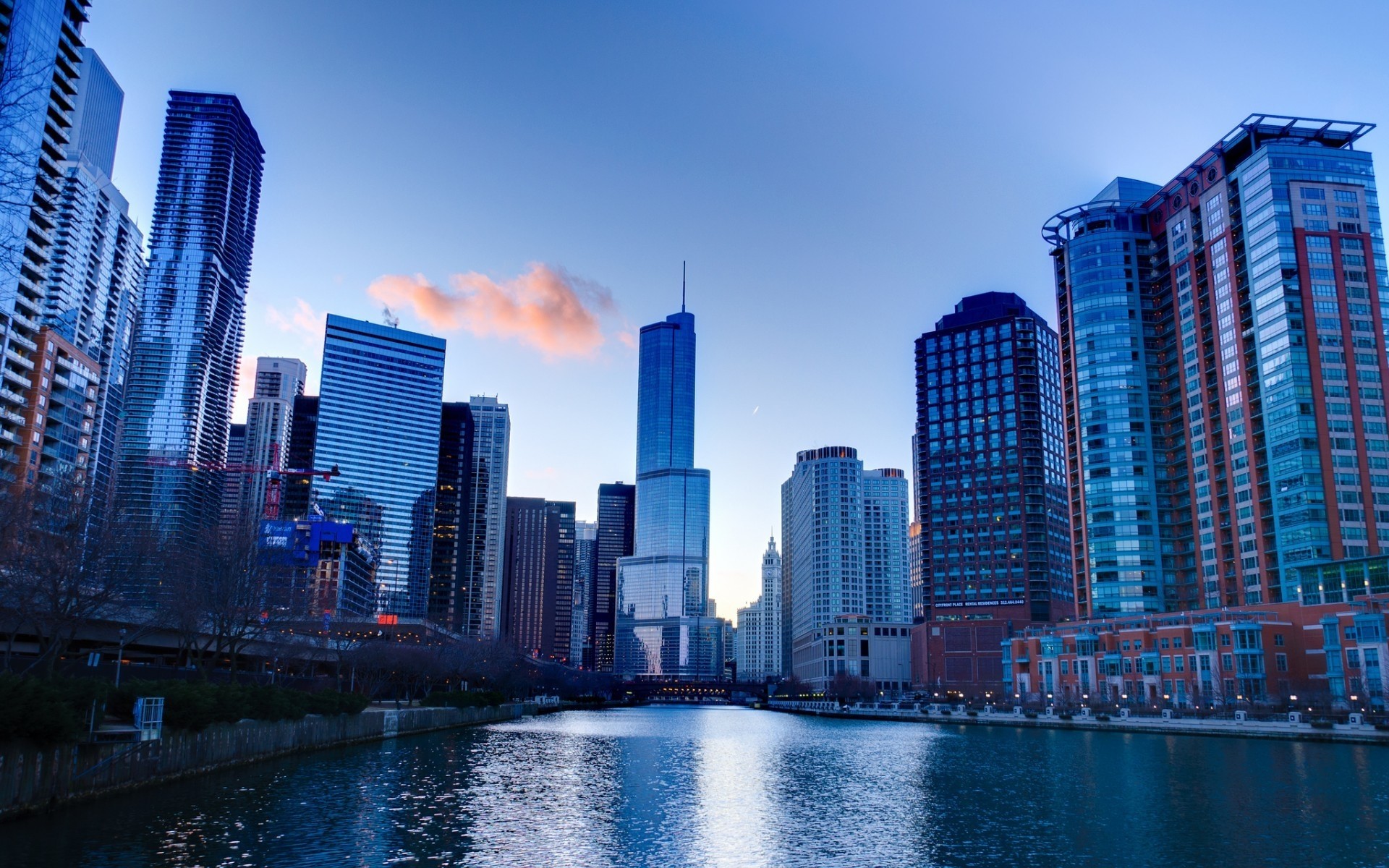 estados unidos ciudad centro de la ciudad rascacielos arquitectura skyline ciudad oficina hogar negocio urbano crepúsculo paseo marítimo moderno reflexión finanzas cielo alto torre viajes río chicago illinois paisaje