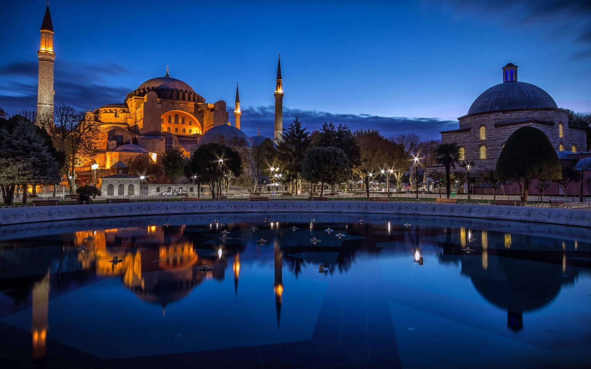 turquia minarete cúpula arquitetura viagens religião reflexão anoitecer noite pôr do sol água amanhecer otomano ponto de interesse cidade ao ar livre iluminado casa templo céu hotel