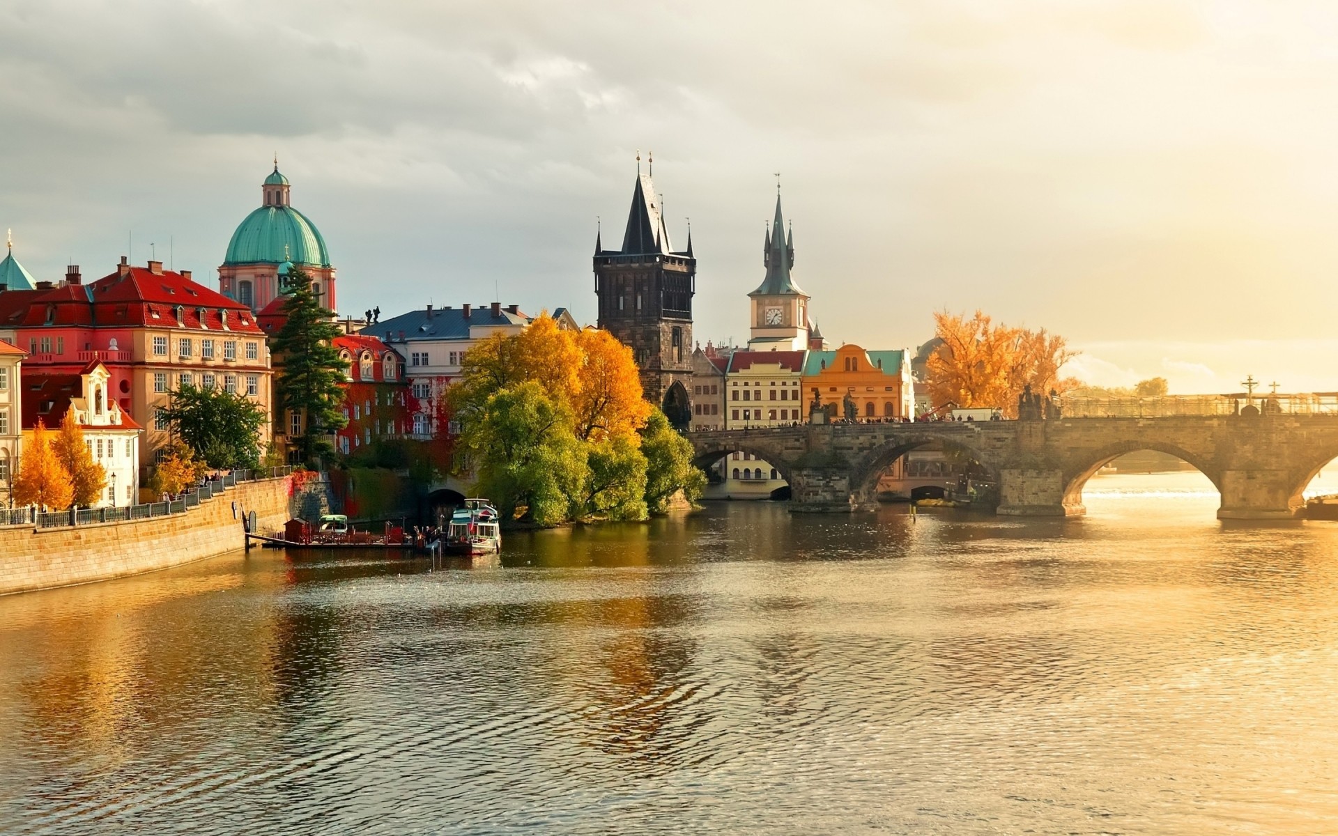 otras ciudades arquitectura río viajes ciudad agua casa cielo viejo castillo al aire libre iglesia puente crepúsculo turismo atracción turística catedral capital cultura noche praga paisaje