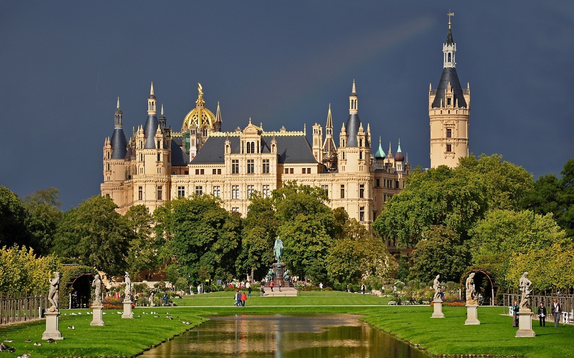 allemagne architecture voyage en plein air maison château lumière du jour ciel tour ville gothique vieux tourisme point de repère antique rivière château de schwerin paysage