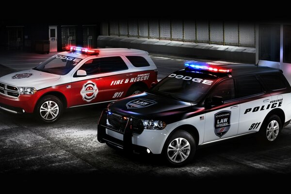 Dodge coches de policía y bomberos