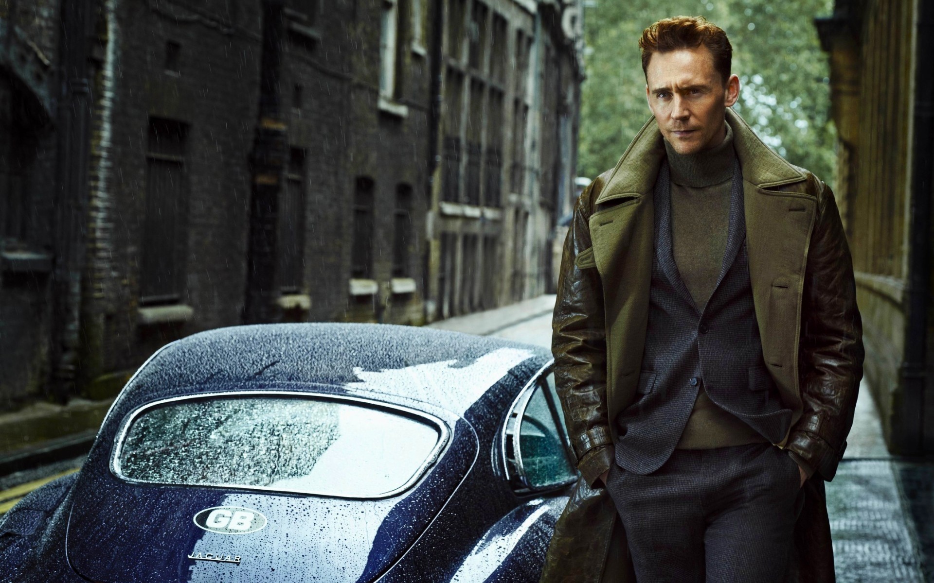 men portrait one adult man street road car wear tom hiddleston