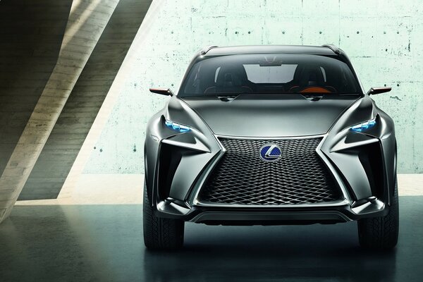 Voiture Lexus dans les tons d acier