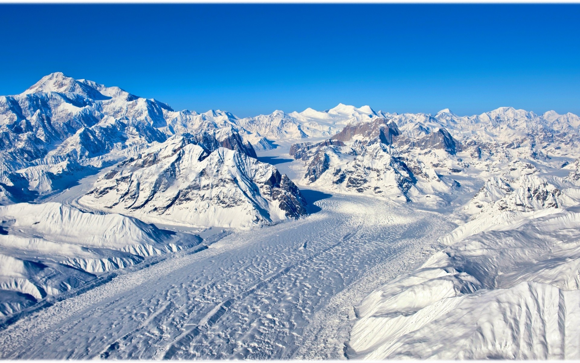 inverno neve montanhas pico de montanha frio cênica resort neve alpino gelo panorama colina alta inclinação topo pista geleira temporada paisagem altura montanhas