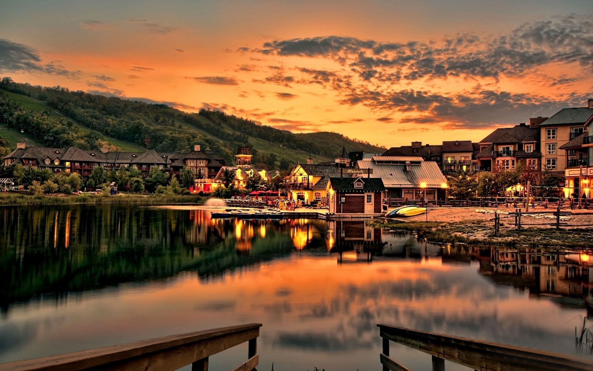 paysage eau réflexion voyage coucher de soleil lac ville rivière architecture aube mer bateau soir ciel à l extérieur ville maison maison crépuscule mer paysage nuages