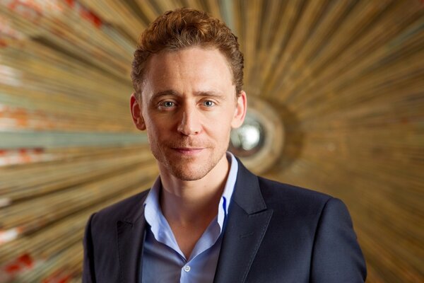 Photo of actor Tom Hiddleston