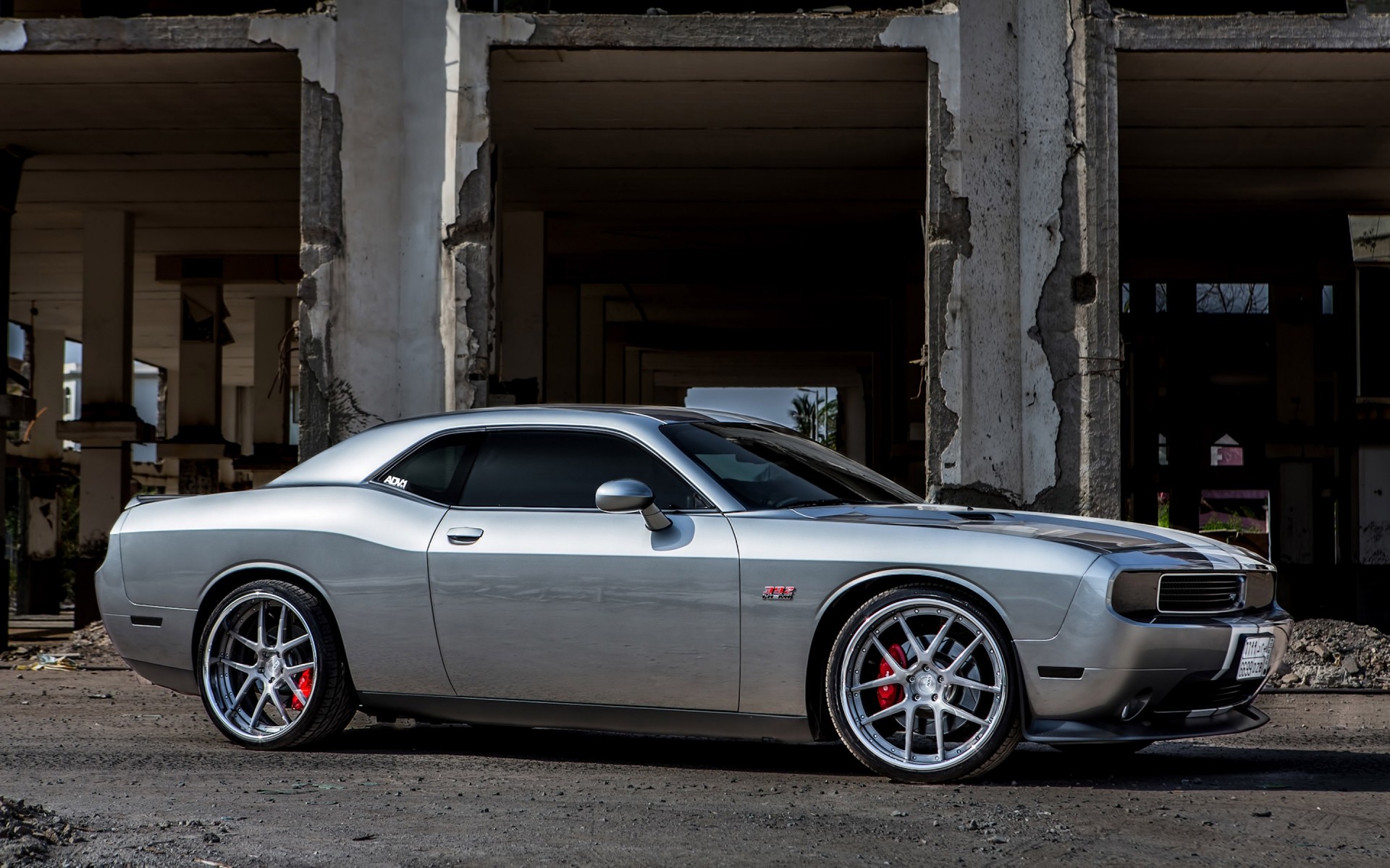 tunning cars carro carro calçada automóvel cupê rodas mostrar sistema de transporte meio-dia chernushka dodge challenger dodge challenger cpt muscle car