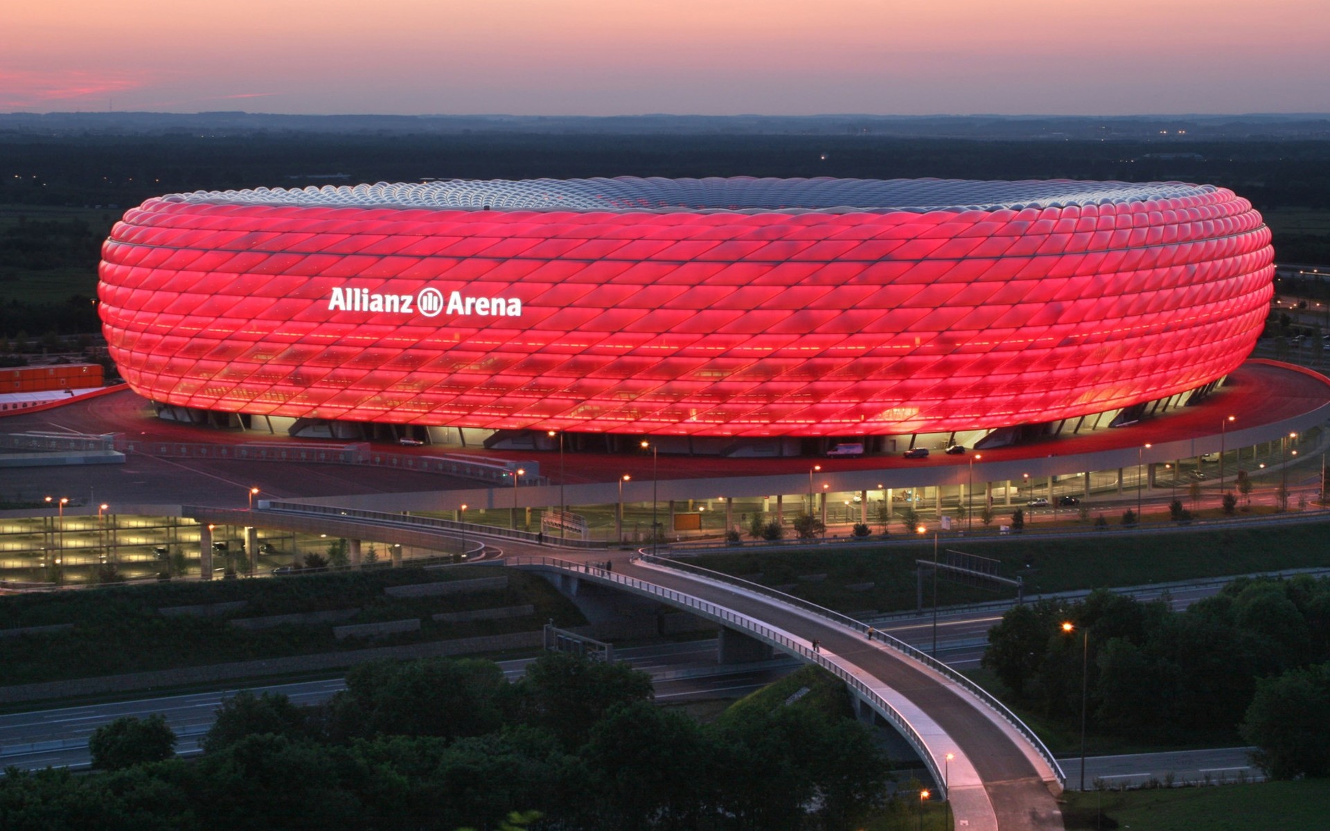 futebol viagens competição cidade carro sistema de transporte ao ar livre arquitetura noite estádio futebol estrada campeonato céu crepúsculo corrida carro lugar munique.estádio