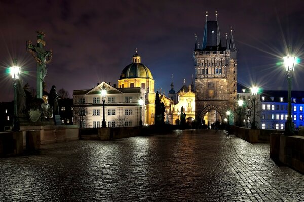 Paysage de nuit de l architecture urbaine