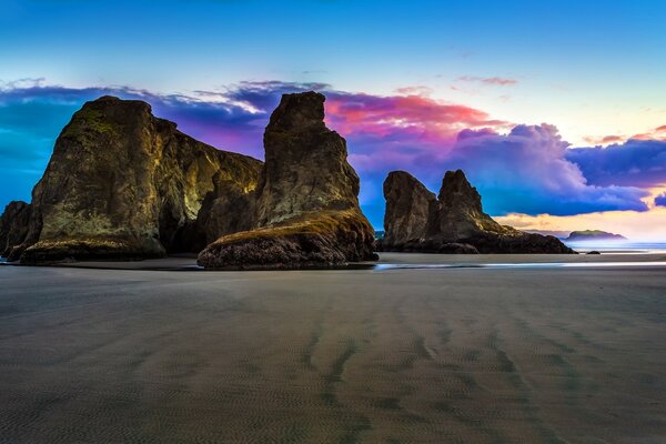 Paysage de plage au coucher du soleil d Azur