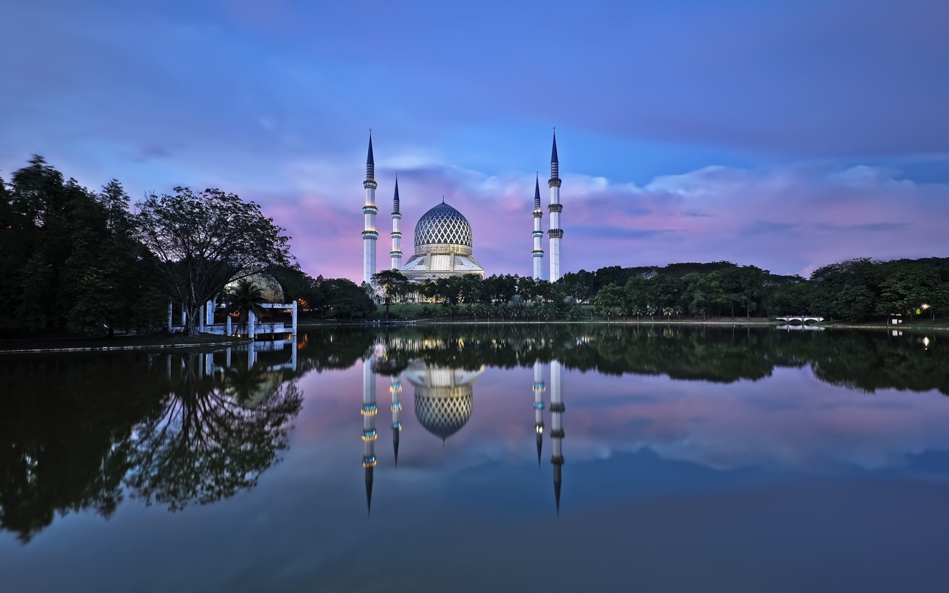 andere städte reflexion architektur reisen wasser see himmel fluss haus im freien stadt religion sehenswürdigkeit tourismus schwimmbad dämmerung baum moschee