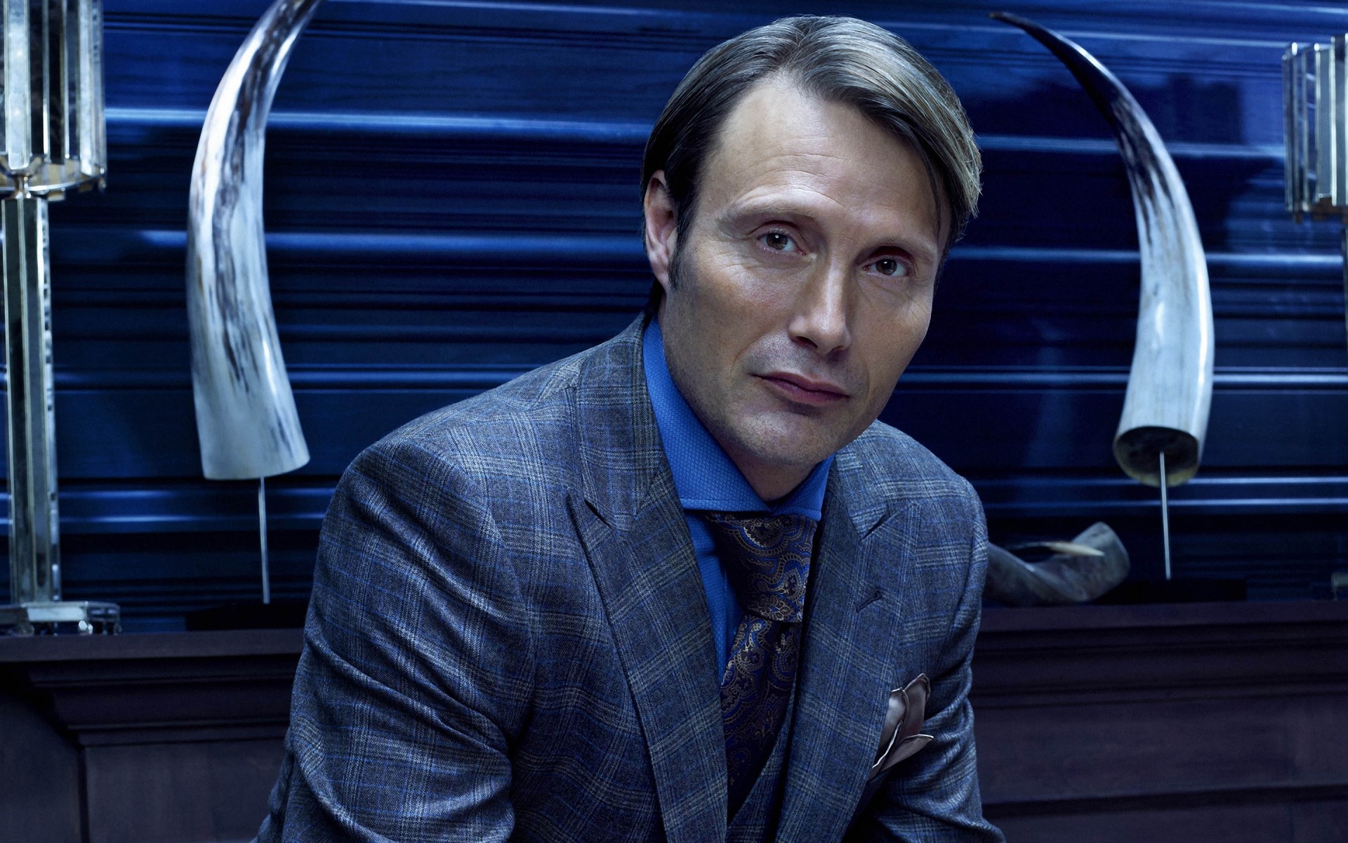 hommes un homme portrait entreprise adulte à l intérieur mads mikkelsen hannibal